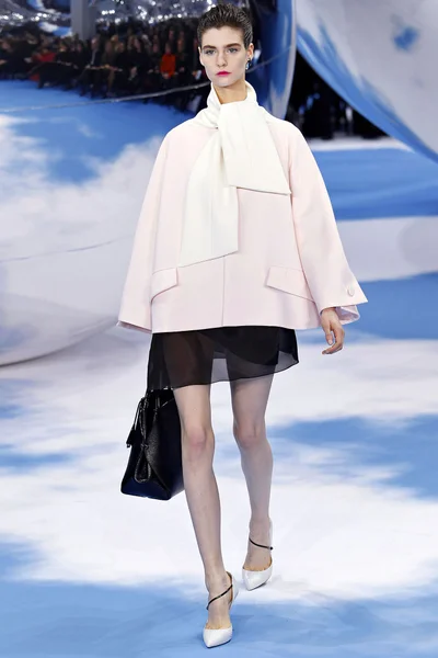 Look 11